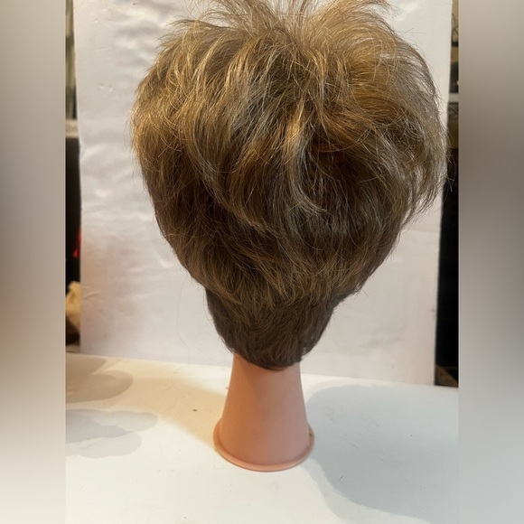 Paula Young Wig Style A3015 Harlow SF 12/28 Honey Average - Picture 4 of 7